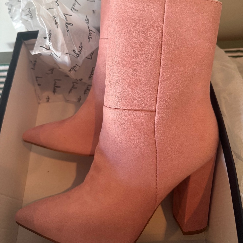 Lulus Blush Pink Suede Ankle Booties – Block Heel – NIB – Size 8.5